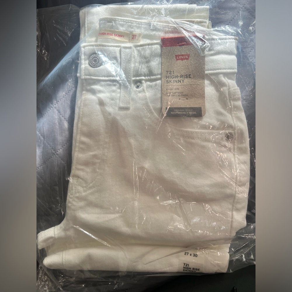 Women’s Levi’s Jeans